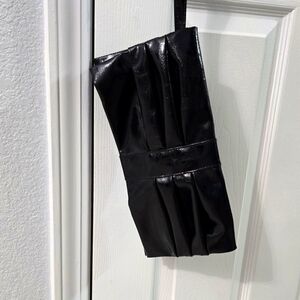 Black women's clutch